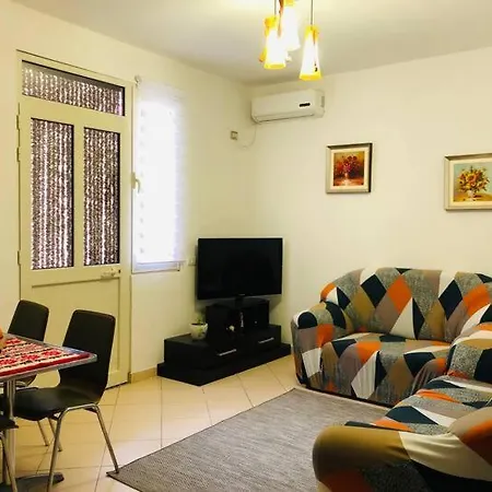 Sala * Velipoje